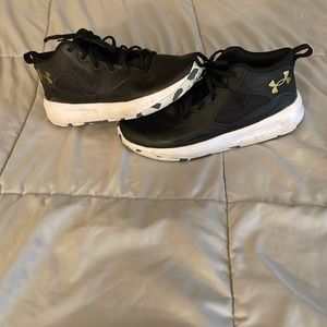 Under Armour Lockdown 5 M b-ball shoe